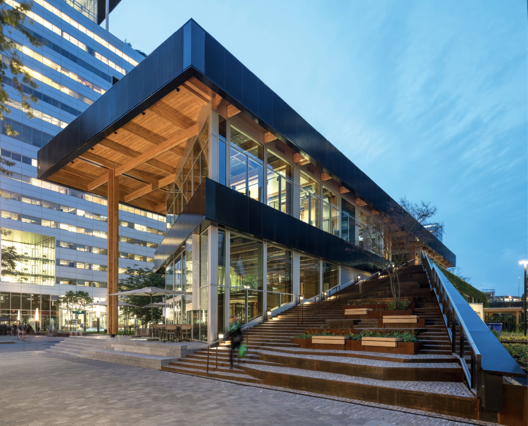 Pawilon Cirl – siedziba banku ABN Amro; proj. de Architekten Cie; fot. Ossip van Duivenbode