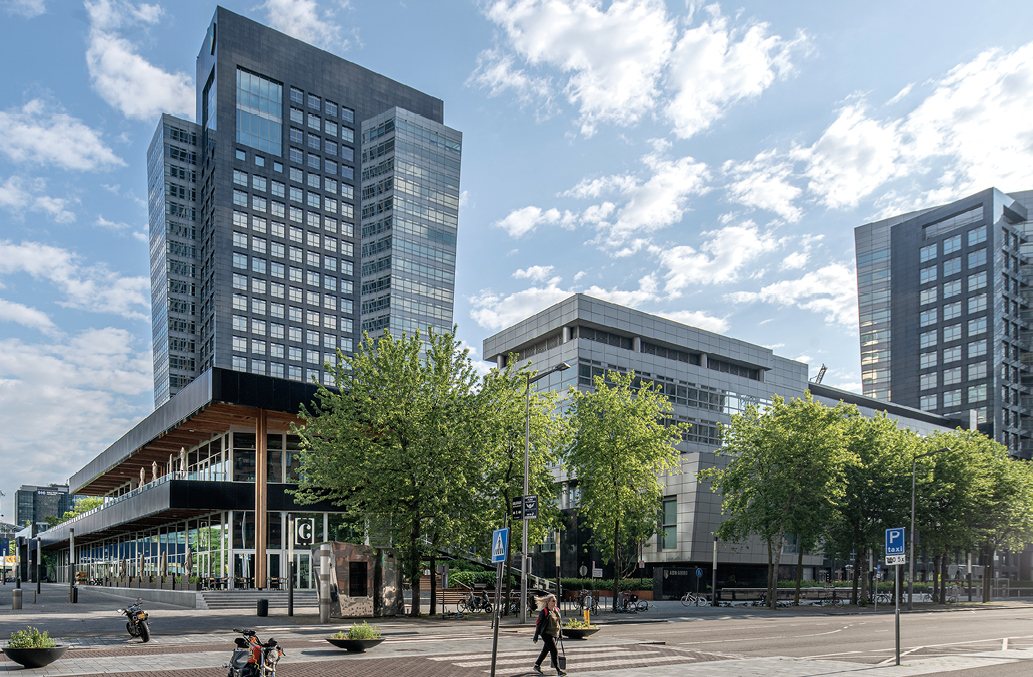 Circl stoi w biznesowej dzielnicy Amsterdamu; fot. Ernst van Raaphorst