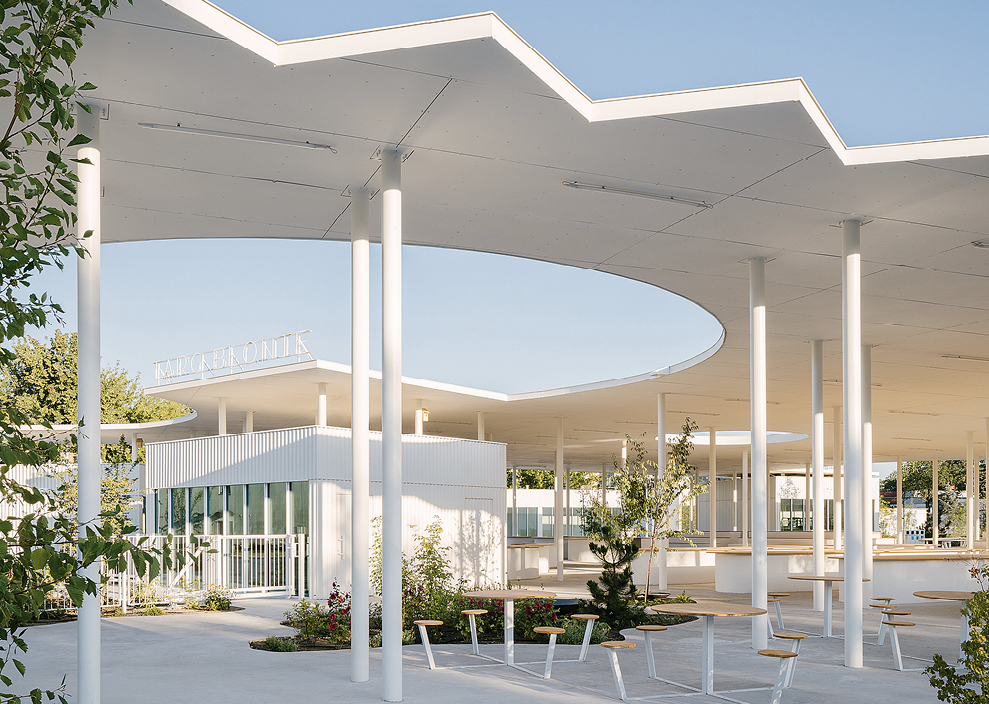 Targ Błonie;  proj. Pracownia Architektoniczna  Aleksandry Wasilkowskiej; fot. Nate Cook