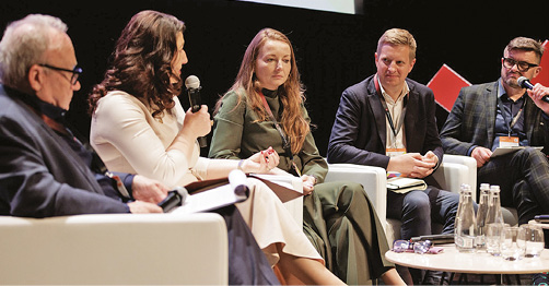 Debata „Odpowiedzialność – zamówienia publiczne”, od lewej: Piotr Rudol (moderacja), Agnieszka Olszewska, Marta Sękulska-Wrońska, Wojciech Kotecki, Marek Chrobak.