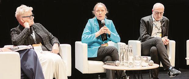 Debata „Edukacja”, od lewej: Ewa Kuryłowicz (wprowadzenie), Katarzyna Gucałło, Krzysztof Koszewski.