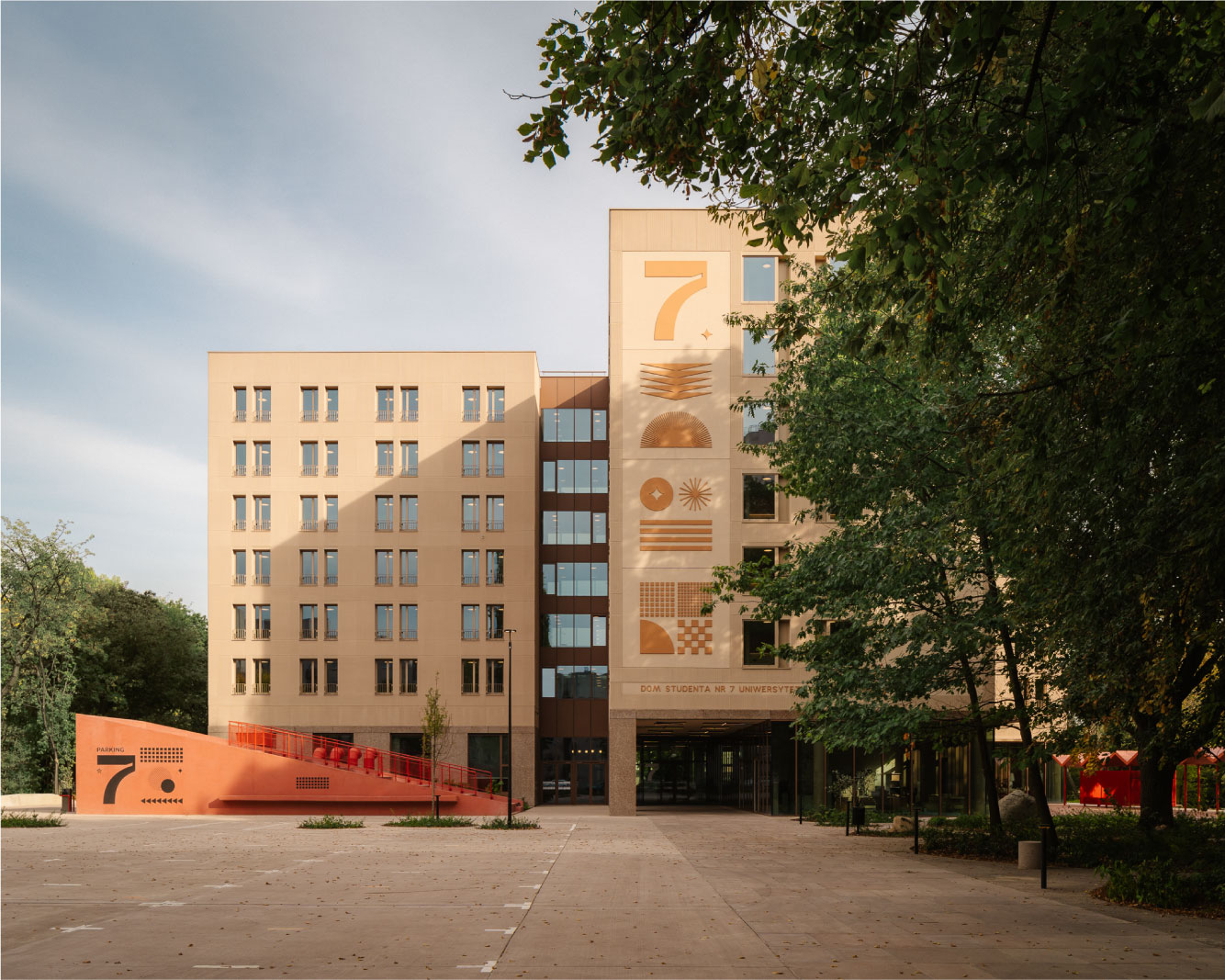 Dom Studenta nr 7; fot. Nate Cook