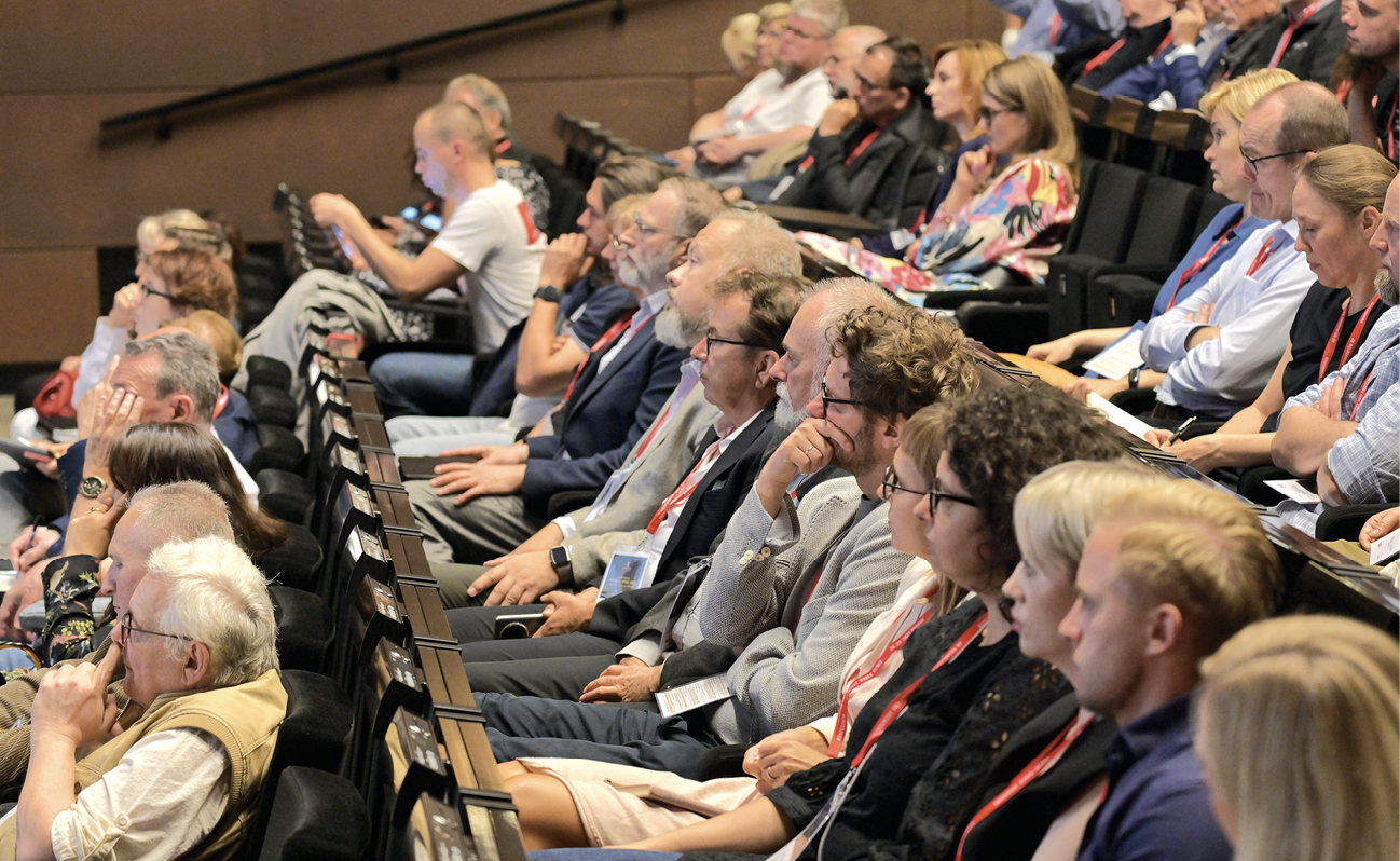 Uczestnicy konferencji „Architekt, Rynek, Biznes. Ludzie płacą za to, co rozumieją”; fot. Krzysztof Krzempek