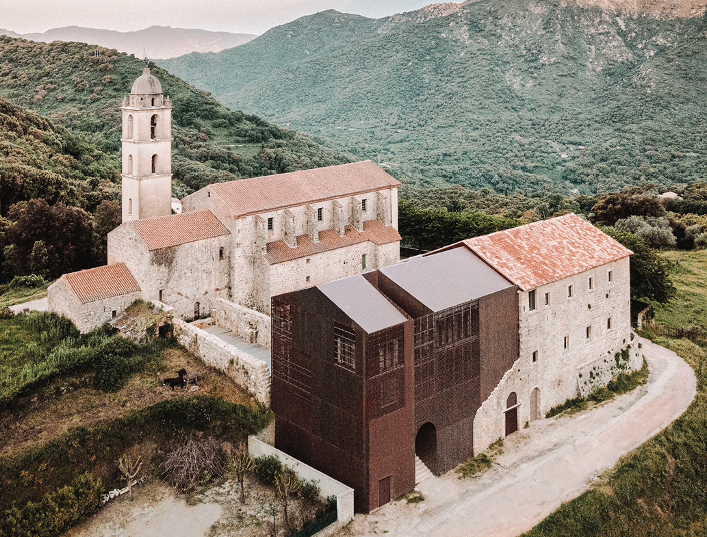 Restytucja klasztoru Saint-François, Korsyka, Francja; proj. Amelia Tavella Architectes; fot. Thibaut Dini