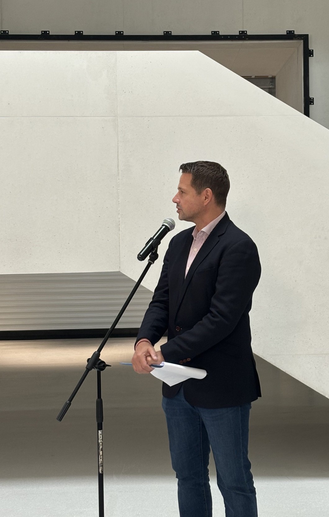 Prezydent m.st. Warszawy Rafał Trzaskowski w gmachu MSN; fot. redakcja IARP