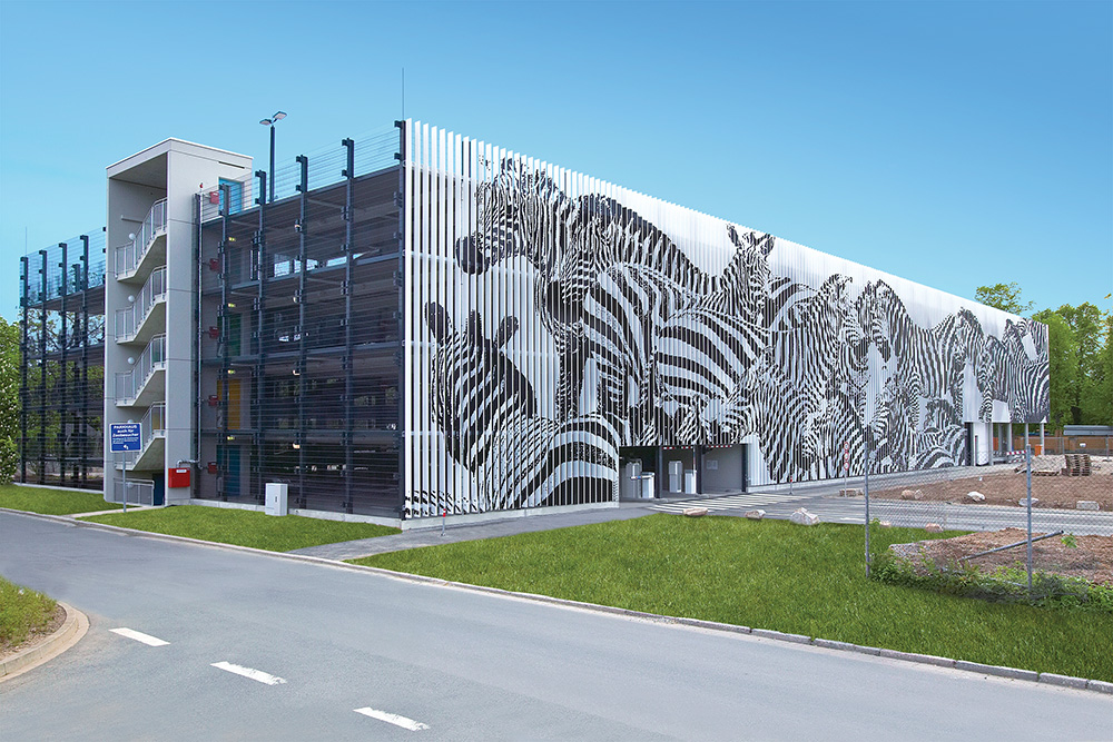 Parking w zoo, Heidelberg (Niemcy): 10 półpoziomów, 397 miejsc parkingowych; fot.  Goldbeck