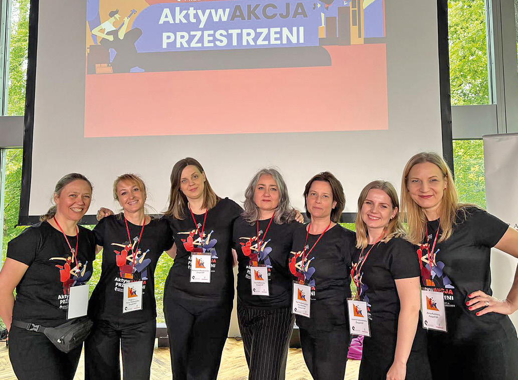 Zespół ds. Powszechnej Edukacji Architektonicznej IARP, od lewej: Katarzyna Gucałło, Magdalena Hyży-Rydzewska, Katarzyna Roszkowska, Ewa Szymańska-Sułkowska, Agnieszka Kantor-Kołodyńska, Joanna Jaskułowska, Anna Kulińska; fot. archiwum KP.